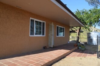 11117 Hadler Dr in Sylmar, CA - Building Photo - Building Photo