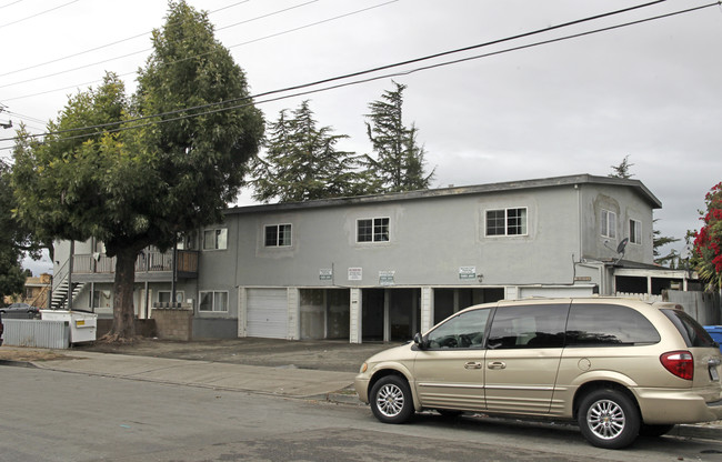 37288 Cherry St in Newark, CA - Foto de edificio - Building Photo