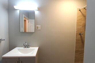 5028 Wayne Ave in Philadelphia, PA - Building Photo - Building Photo