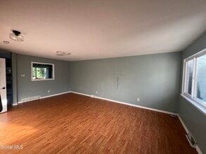 9 William Paca Ct in Glenmont, NY - Building Photo - Building Photo
