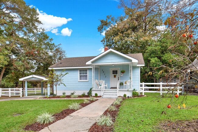 property at 1912 Hawthorne St