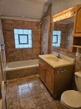 2590 W 11th St, Unit Up in Cleveland, OH - Foto de edificio - Building Photo
