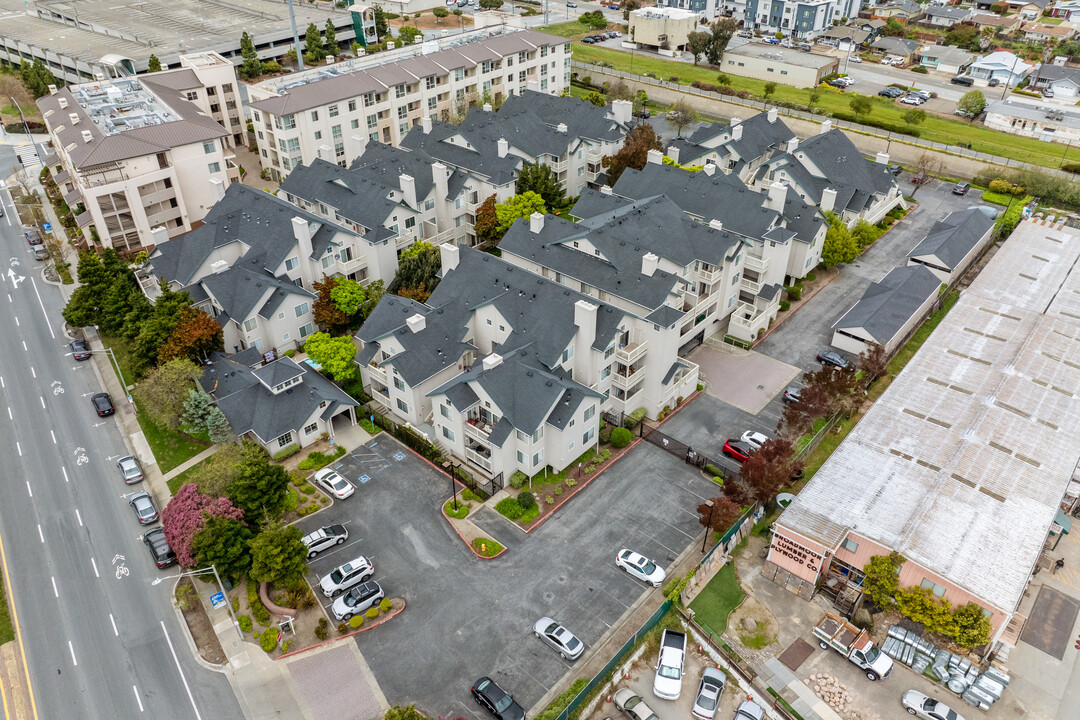 Camino Court in South San Francisco, CA - Building Photo