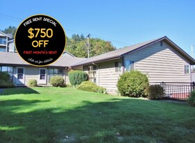 3717 S Corbett Ave in Portland, OR - Building Photo