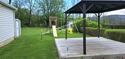 509 Old Zelienople Rd in Ellwood City, PA - Building Photo - Building Photo