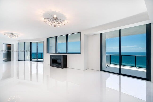 18555 Collins Ave, Unit 2801 in Sunny Isles Beach, FL - Foto de edificio - Building Photo