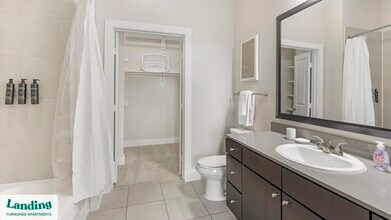 3501 Ross Ave, Unit 3057 in Dallas, TX - Foto de edificio - Building Photo