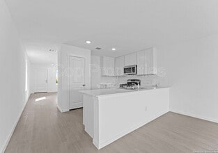 3785 Swift Fox Rd in New Braunfels, TX - Building Photo - Building Photo