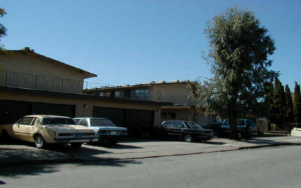 3520 Rolison Rd in Redwood City, CA - Building Photo - Building Photo