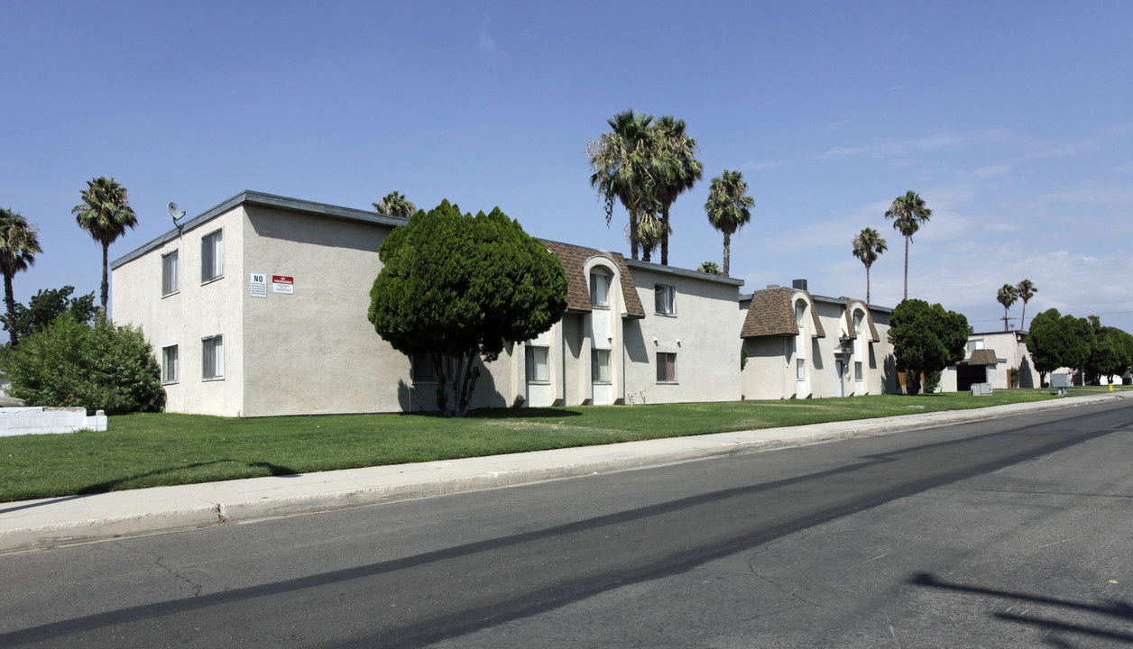 Cambria Park North & South Apartments in Loma Linda, CA - Building Photo