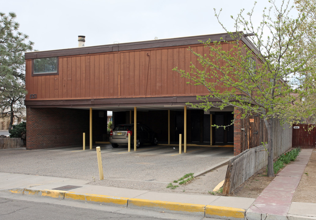 201 Manzano St NE in Albuquerque, NM - Foto de edificio