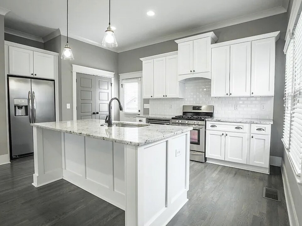 6215 Louisiana Ave in Nashville, TN - Building Photo