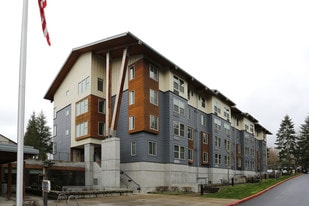 Creekside Woods in Wilsonville, OR - Building Photo