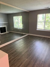 421 Redding Rd in Lexington, KY - Foto de edificio - Building Photo