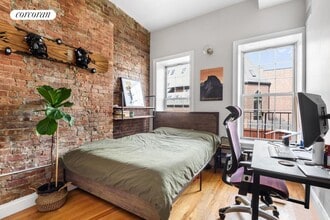 558 Driggs Ave in Brooklyn, NY - Foto de edificio - Building Photo