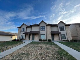 727 W 8th St in Junction City, KS - Building Photo