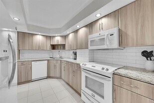 111 N Pompano Beach Blvd in Pompano Beach, FL - Building Photo