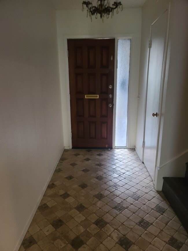 property at 1800 Navajo Pl