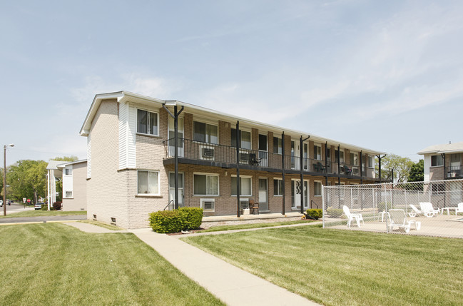 Lincoln Village Apartments in Lincoln Park, MI - Building Photo - Building Photo