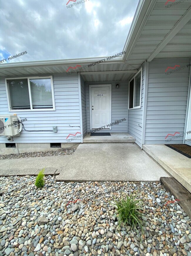 405 NW Arden Ave in Winlock, WA - Building Photo - Building Photo