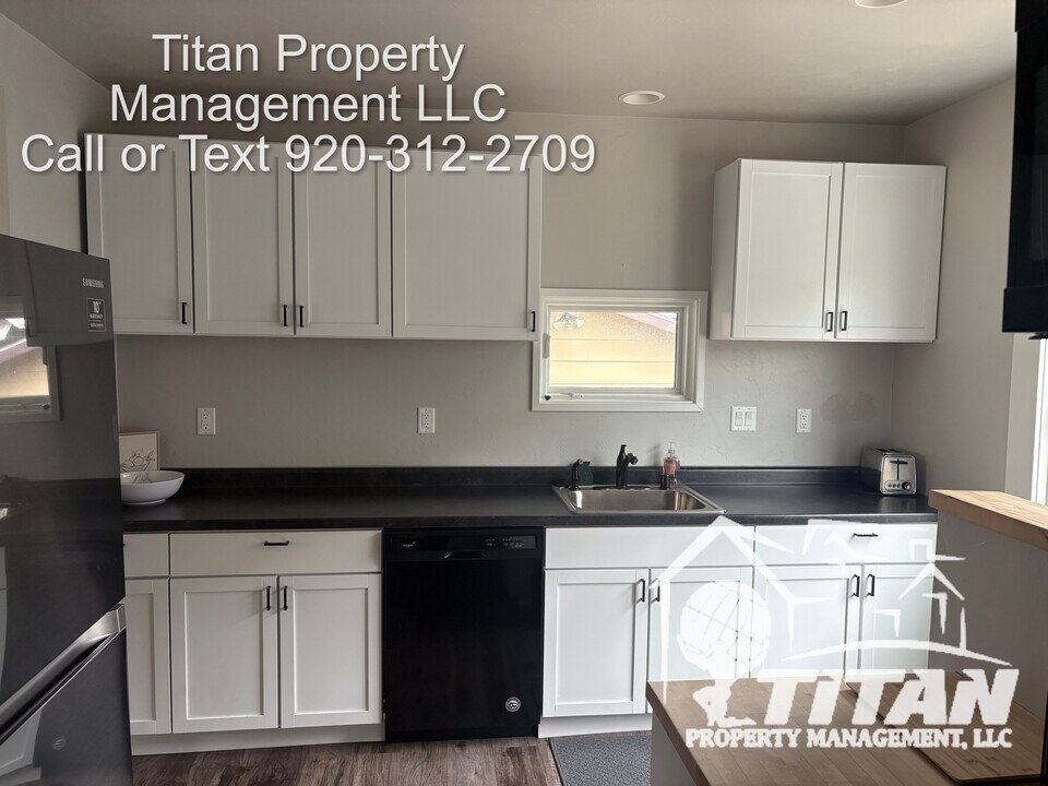 197 4th St in Fond du Lac, WI - Building Photo