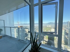 13350 Central Ave in Surrey, BC - Building Photo - Building Photo