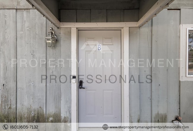 2313 River Oaks Blvd in Jackson, MS - Building Photo - Building Photo