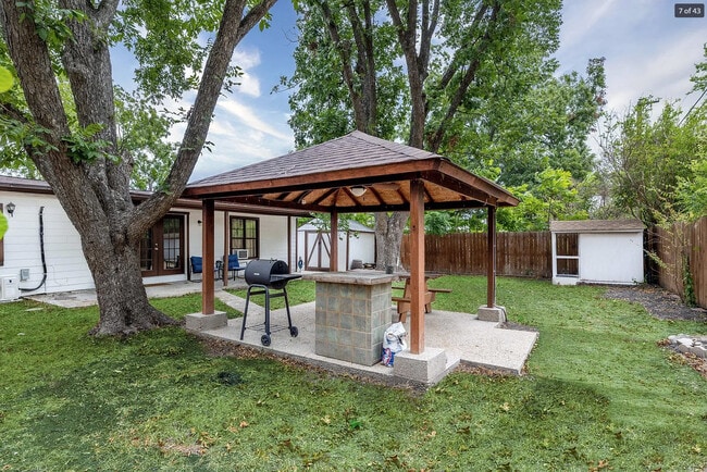 234 Englewood Dr