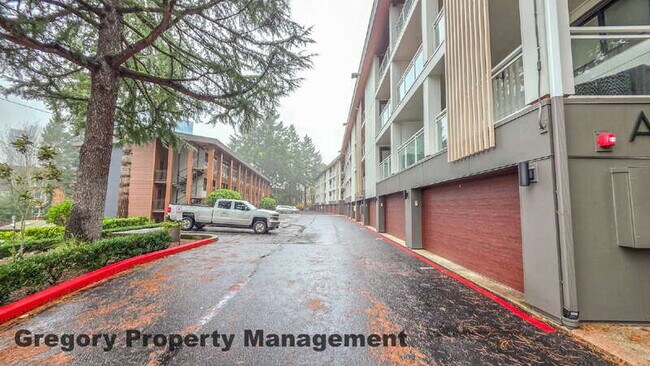 130 105th Ave SE in Bellevue, WA - Building Photo - Building Photo