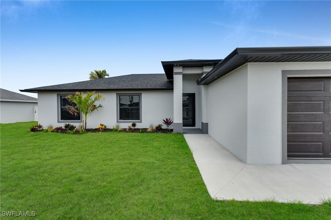20 SW 17th Pl in Cape Coral, FL - Building Photo