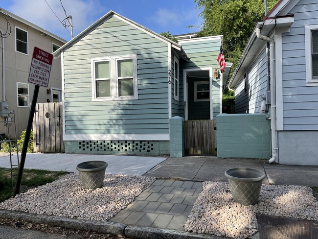 276 Ashley Ave in Charleston, SC - Building Photo - Building Photo