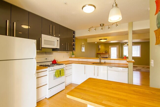 property at 4973 Noble Park Pl