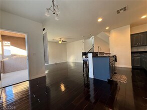 1862 Hollywell St in Las Vegas, NV - Building Photo - Building Photo