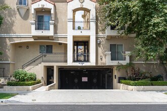 5727 Camellia Ave in North Hollywood, CA - Building Photo - Building Photo