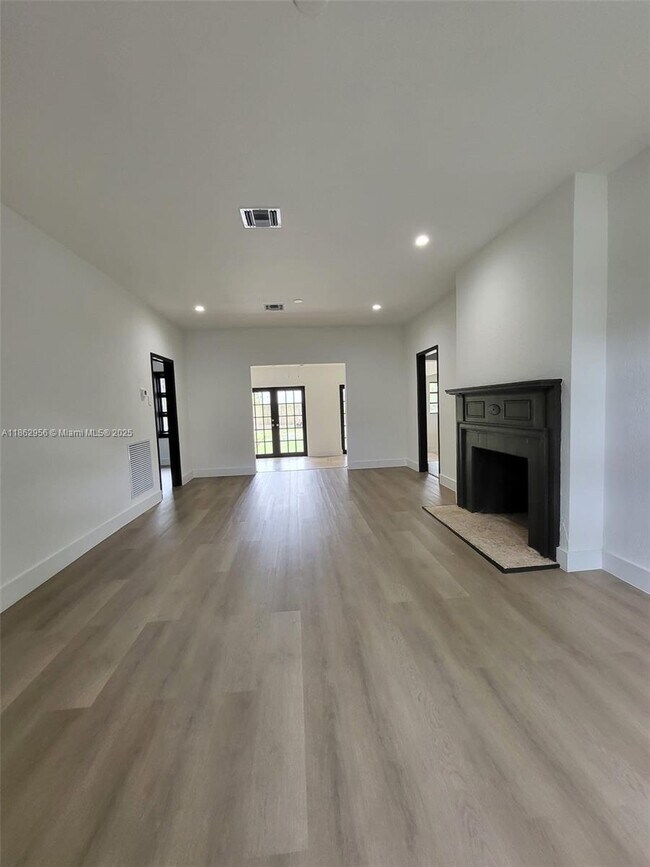 816 NE 91st Terrace in Miami Shores, FL - Building Photo - Building Photo