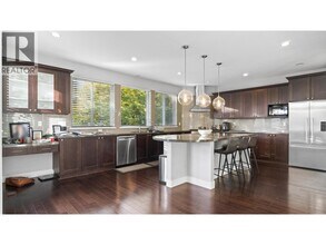 1460 Avondale St in Coquitlam, BC - Building Photo - Building Photo