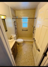 15012 Cordell Ave in Woodbridge, VA - Foto de edificio - Building Photo