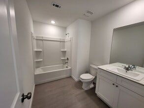 3915 Eldorado in New Braunfels, TX - Foto de edificio - Building Photo