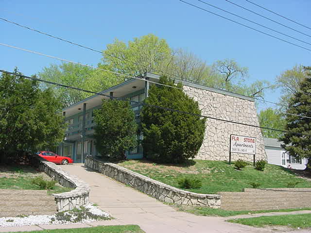 Flagstone Apartments in Cedar Rapids, IA - Building Photo - Building Photo