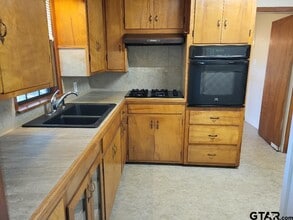 711 Wood St in Gladewater, TX - Building Photo - Building Photo