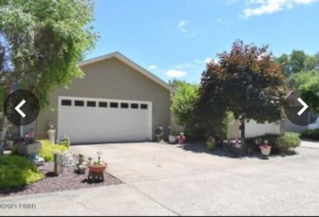 22 Twin Willows Dr in Honesdale, PA - Building Photo - Building Photo