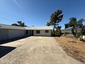 1345 Casa De Roca Way in Alpine, CA - Building Photo - Building Photo