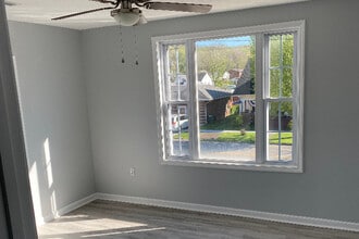 1014 6th Ave, Unit B in St. Albans, WV - Building Photo - Building Photo