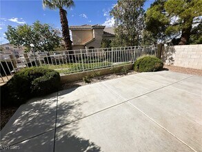 2183 Polynesia Cir in Henderson, NV - Building Photo - Building Photo