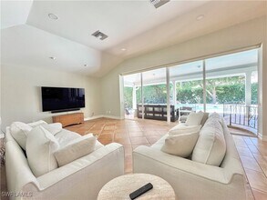 4083 Belair Ln in Naples, FL - Building Photo - Building Photo