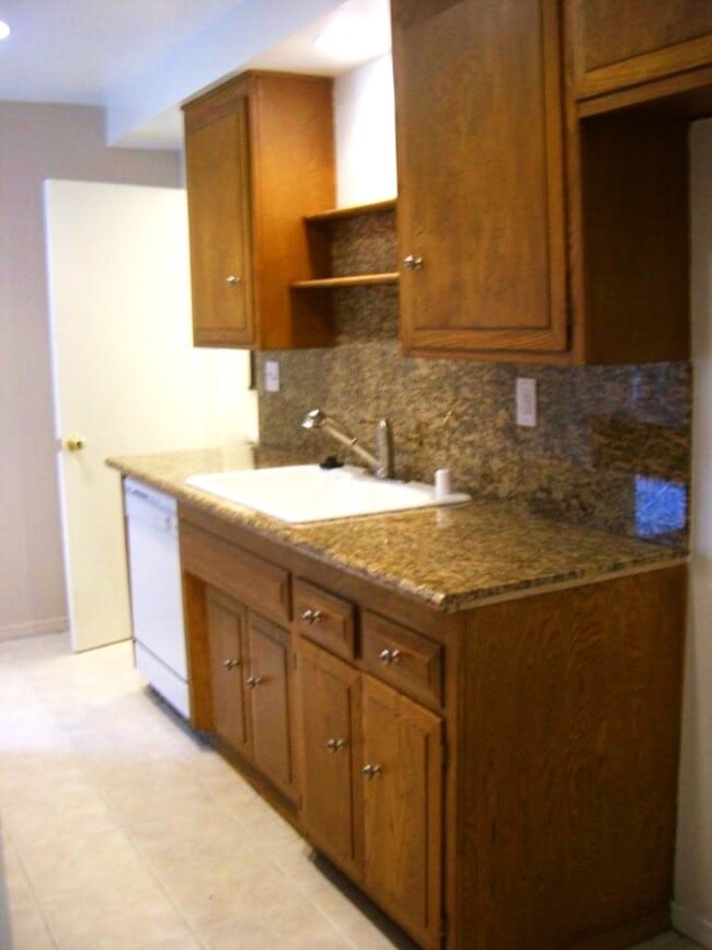 702 N Paulina Ave, Unit A