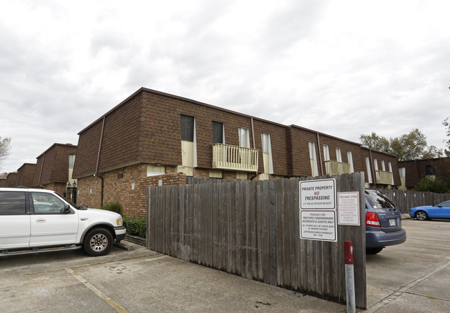 Treetops Townhomes Condominiums in Metairie, LA - Building Photo - Building Photo