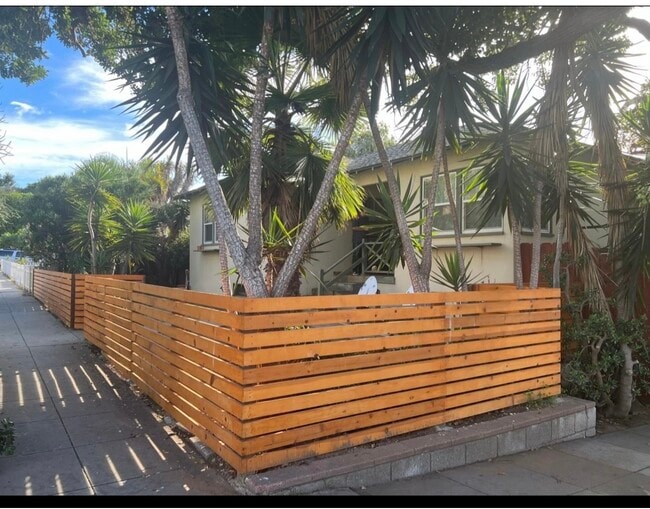 property at 421 N Horne St