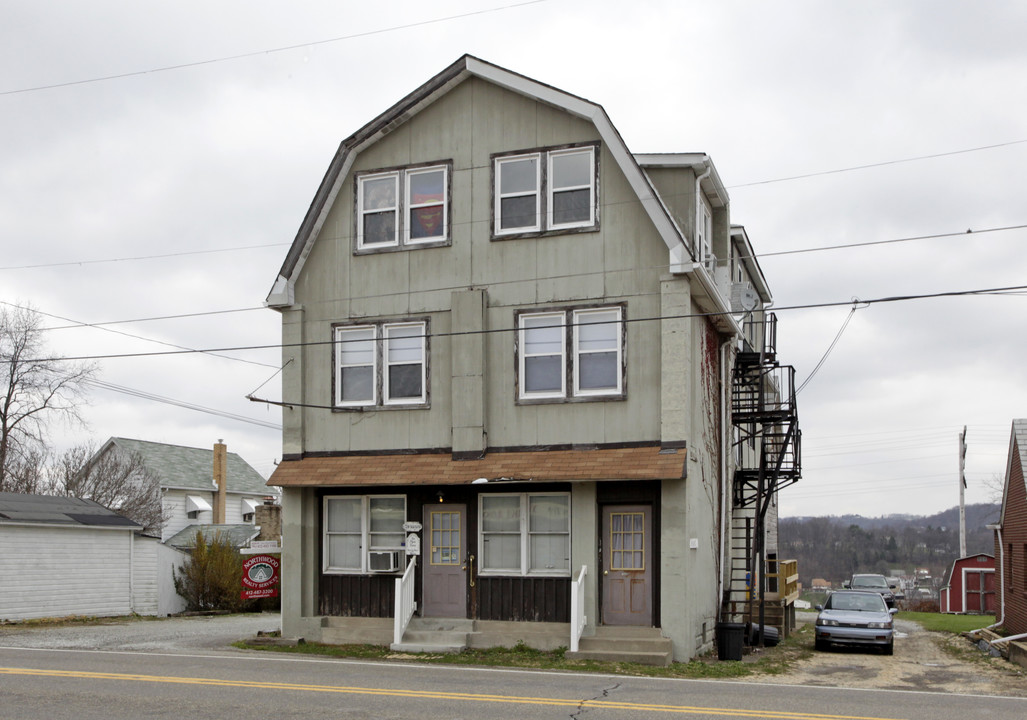 1547 Hancock Ave in Apollo, PA - Building Photo