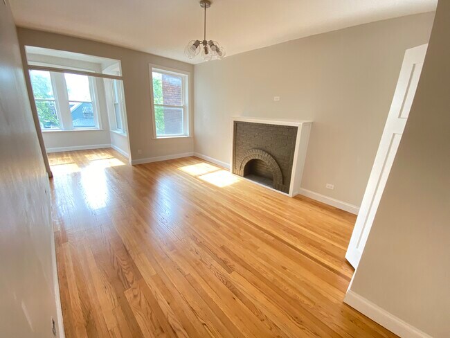 4253 N Sawyer Ave in Chicago, IL - Building Photo - Building Photo
